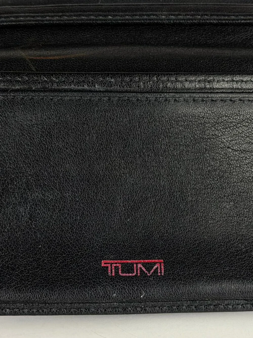 TUMI Black Full Grain Leather Bi-Fold Wallet | Classic Professional Billfold